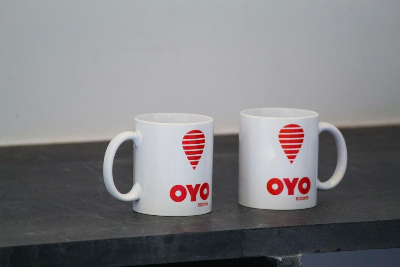 Oyo 13170 Victory Suites Bangalore Extérieur photo